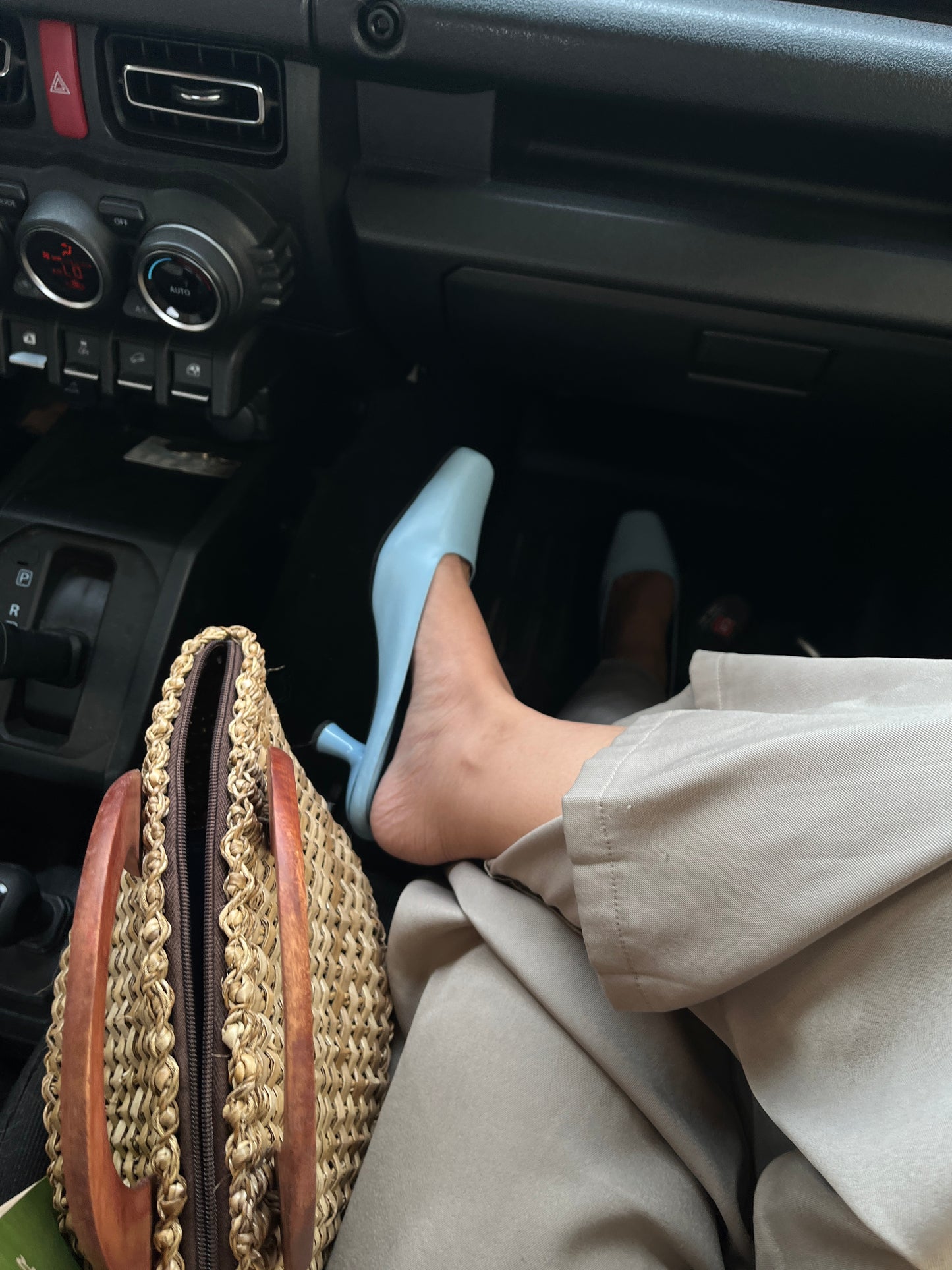 GLORIA in Dream Blue